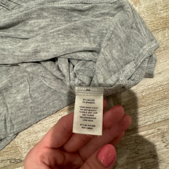 Gray Graphic Tank Top - Picture 4 of 6